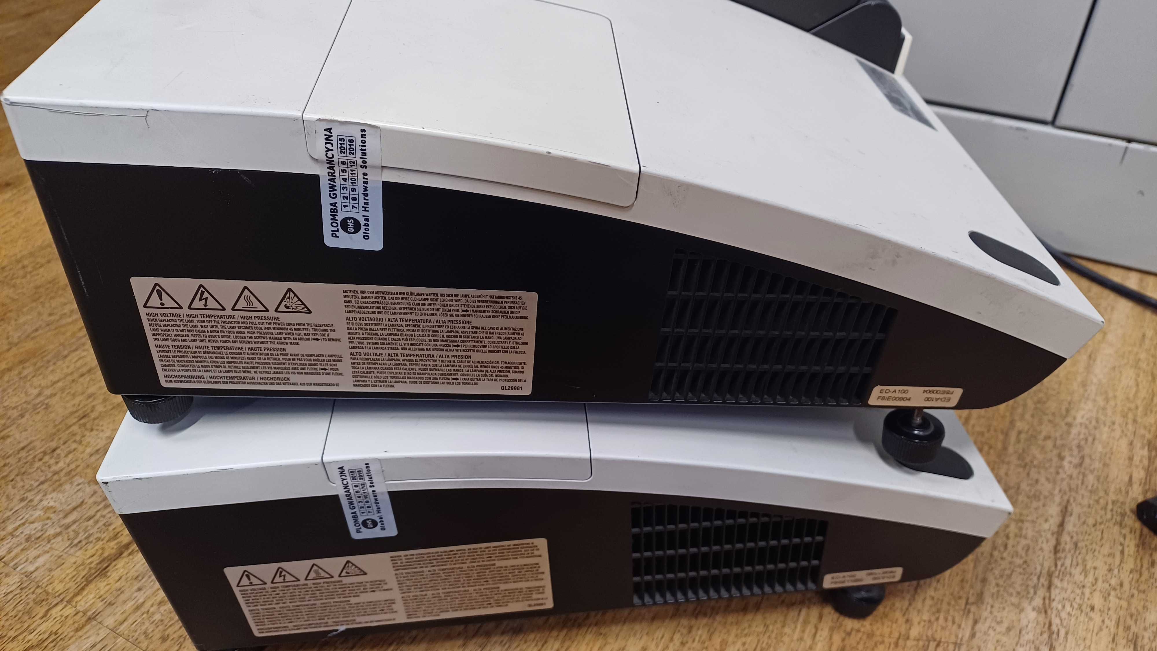 Projektor Hitachi ed-a100 uszkodzony