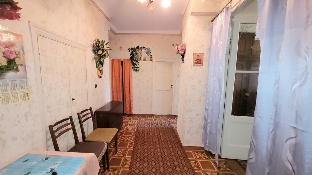 2к.Металлургів. Сталінка. Окремі кімнати. 2 поверх.