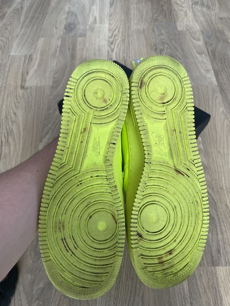Nike Air Force 1 '07 LV8 Utility Volt
