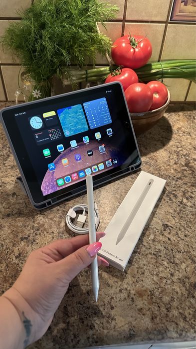 Tablet iPad Apple Retina 10” + NOWY RYSIK 2 gen - nowe etui- PROCREATE