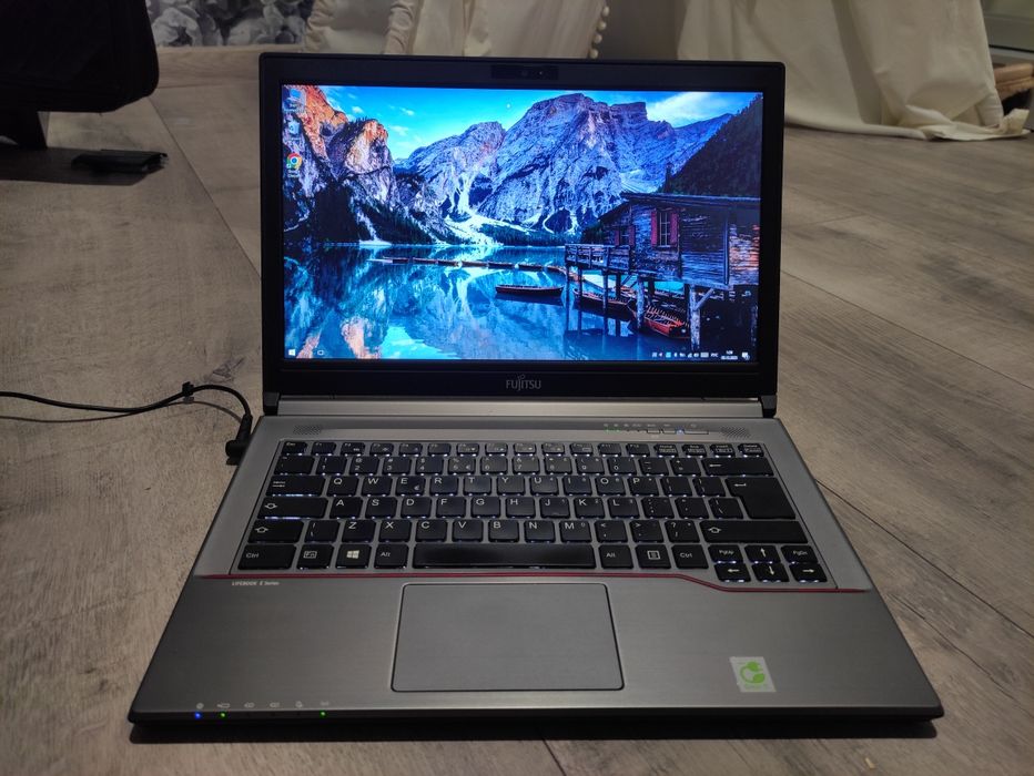 Ноутбук потужний металевий Fujitsu E744 intel i7 ips 14"підсвітки клав