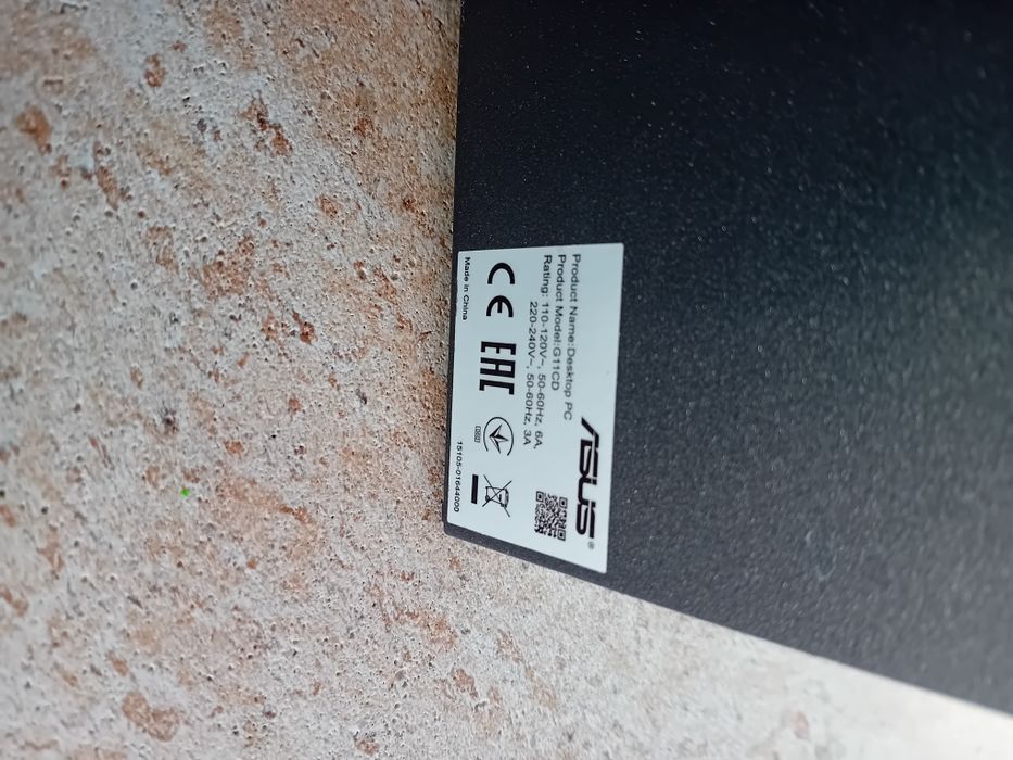 Asus G11CD, 2 teclados, 1 rato Razer