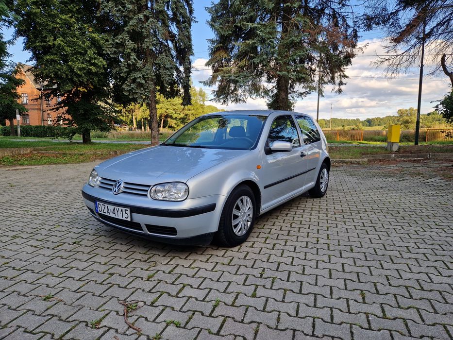 Vw Golf 1.4 Benzyna z Klimatyzacją 3-Drzwiowy.