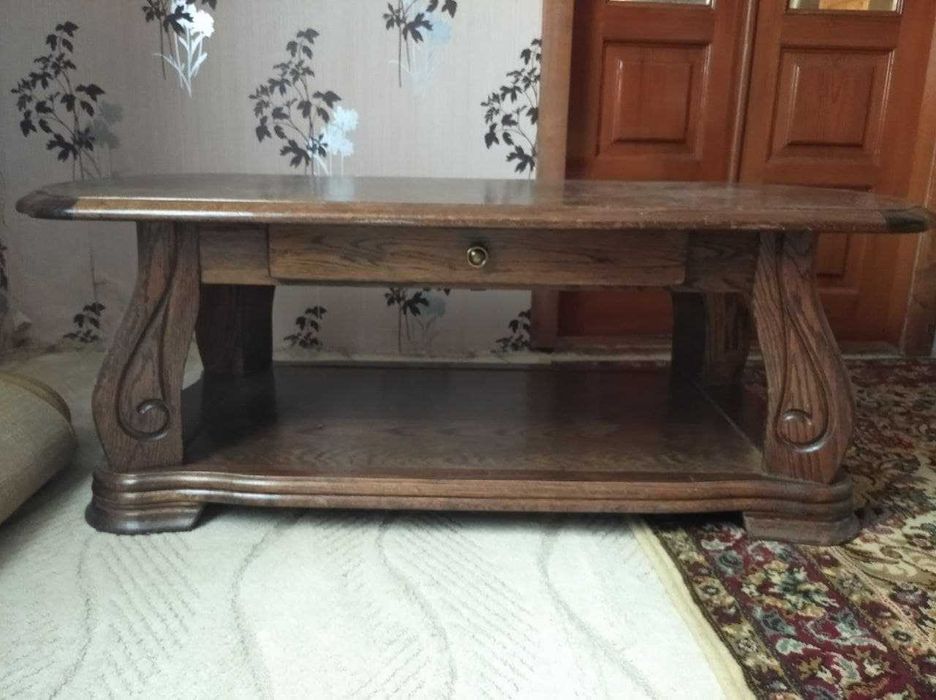 Дачное кресло. Столик и диван