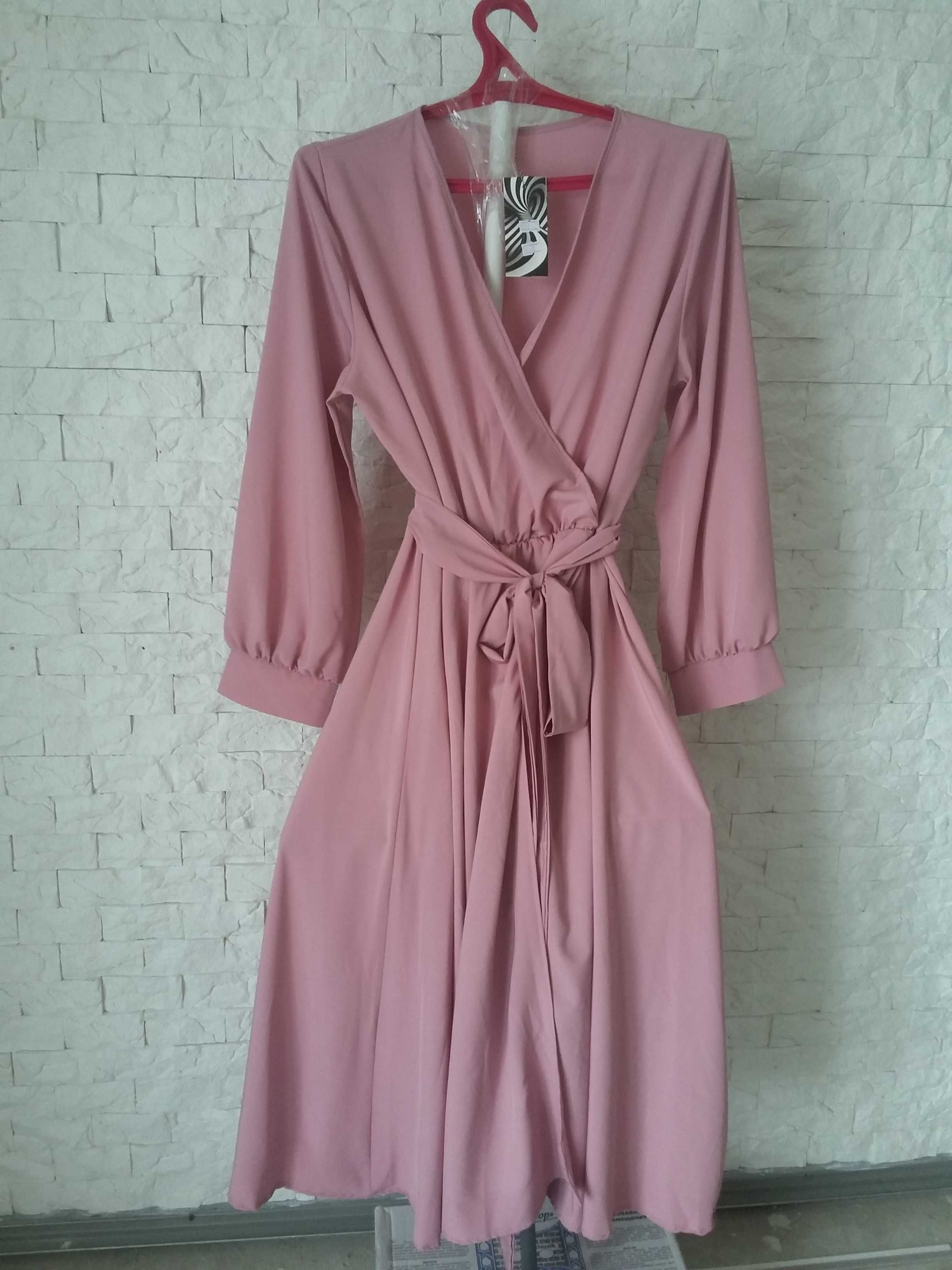 Святкове нове плаття рожевого кольору
