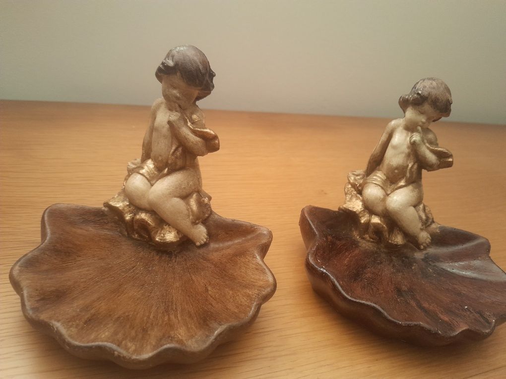 2 Bonecas de louça anjo e concha