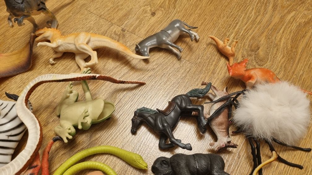 Figurki dinozaury zwierzeta