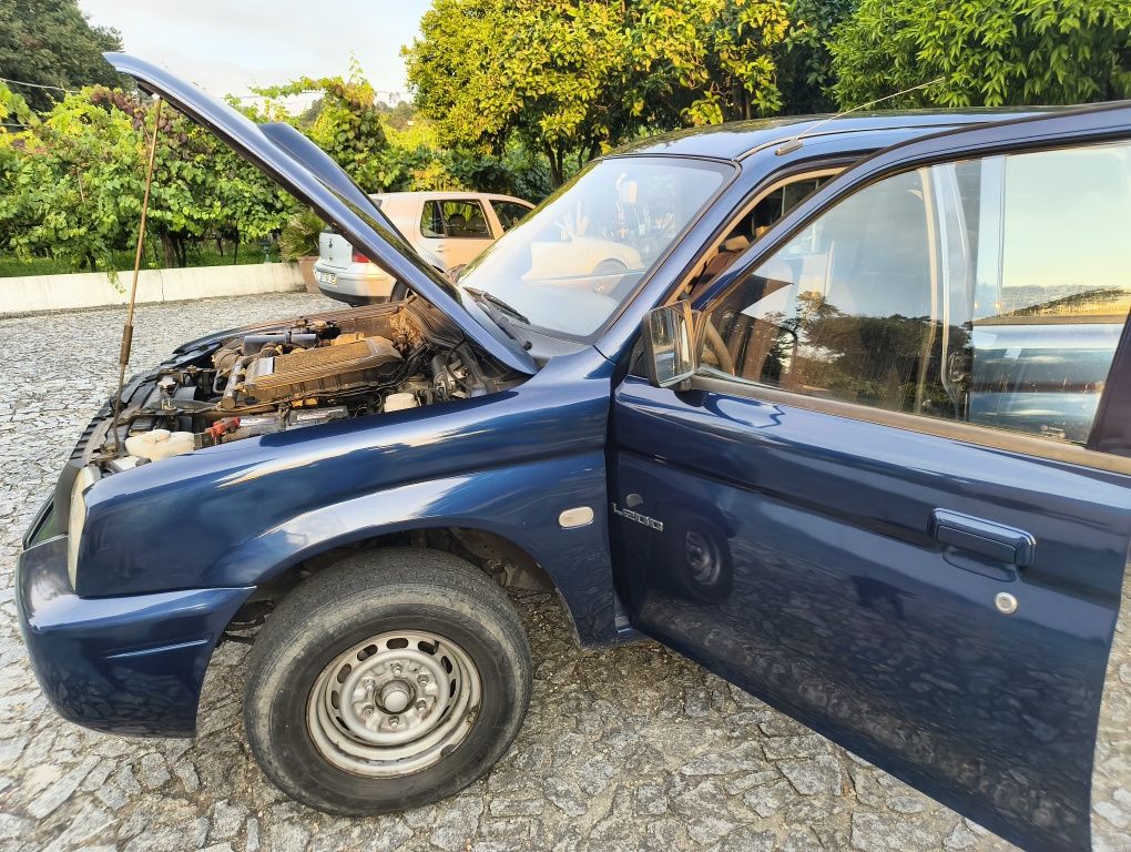 Carrinha Mitsubishi l200, Pickup, caixa aberta 5 lugares