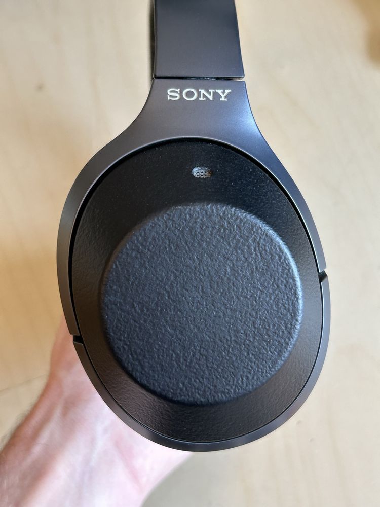 Sony WH-1000XM2