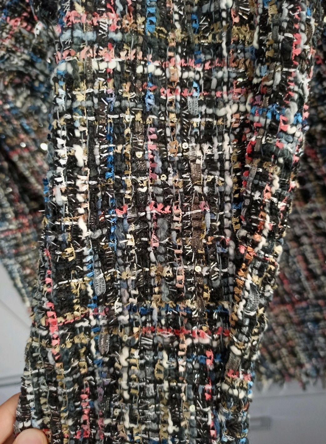 Płaszcz z tasiemkami cekinami kolorowy M perły