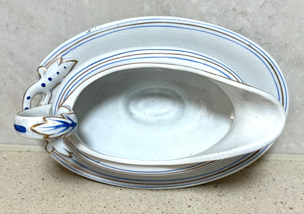 Lindo conjunto de antiga molheira e taças em porcelana Alcântara