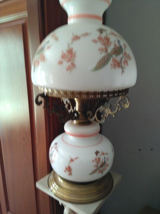 Vendo candeeiro elétrico de mesa.