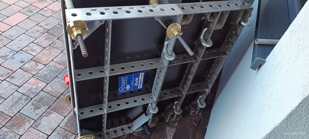Szalunek lekki fundamentowy płyta 90x90 TEKKO PION BOX BAUTEK Szalunki