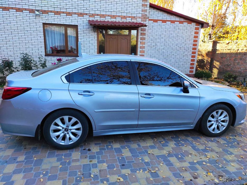 Subaru Legacy в ідеальному стані з малим пробігом