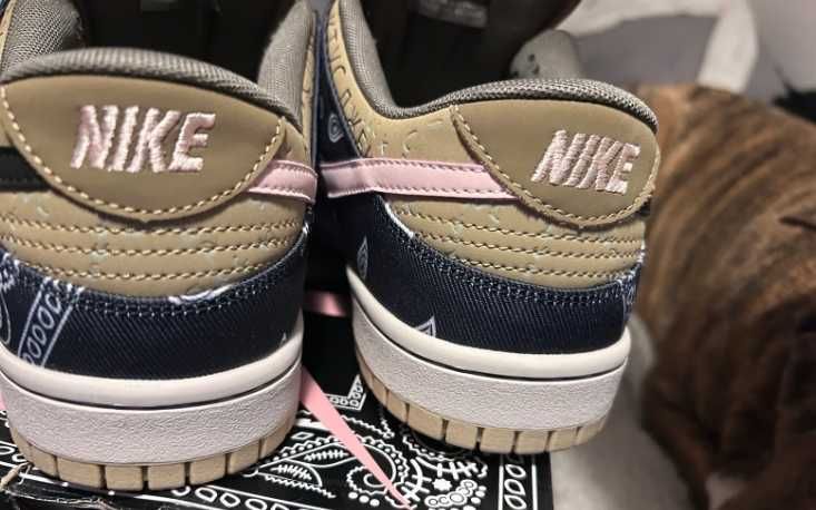 Buty-Trampk-Nike SB Dunk Low Travis Scott R.37