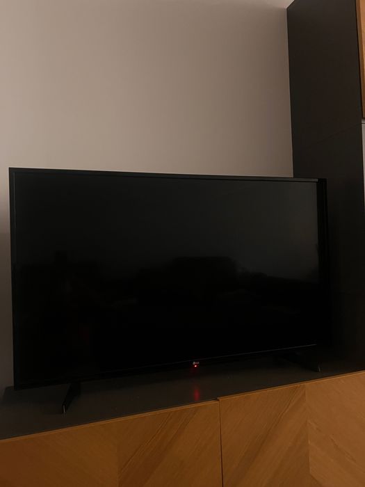 Sprzedam nowy telewizor w bardzo dobrym stanie.