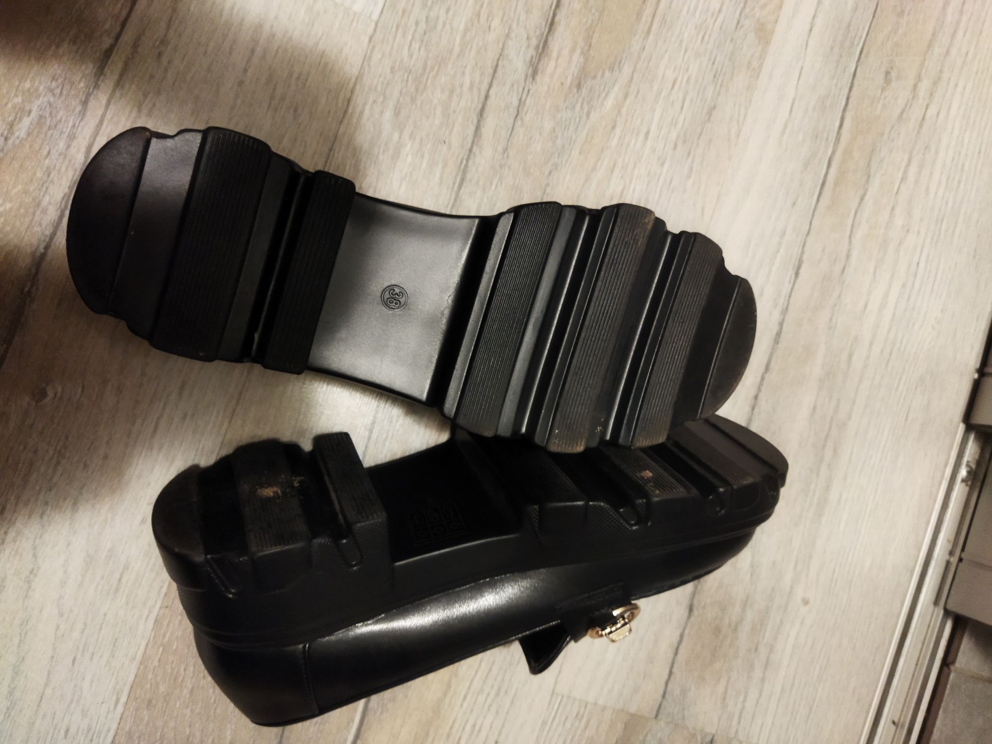 Nowe buciki rozmiar 38