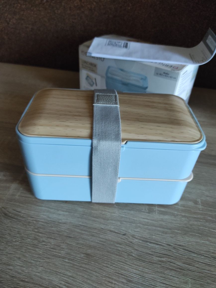 Pudełko pojemnik na jedzenie lunch sztućce schowek