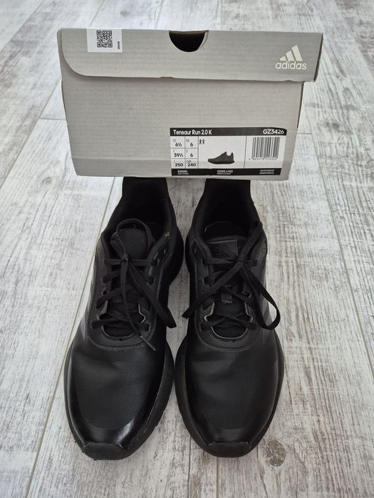 Adidas czarne adidasy dla chłopca 39 1/3