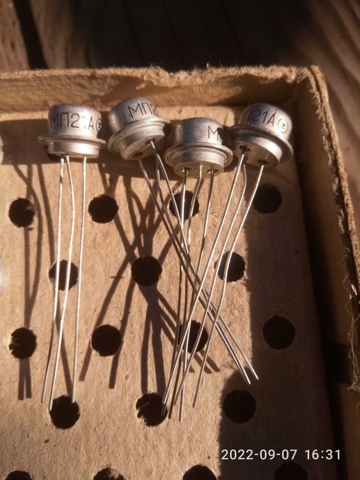 Продам транзістори МП 21 А