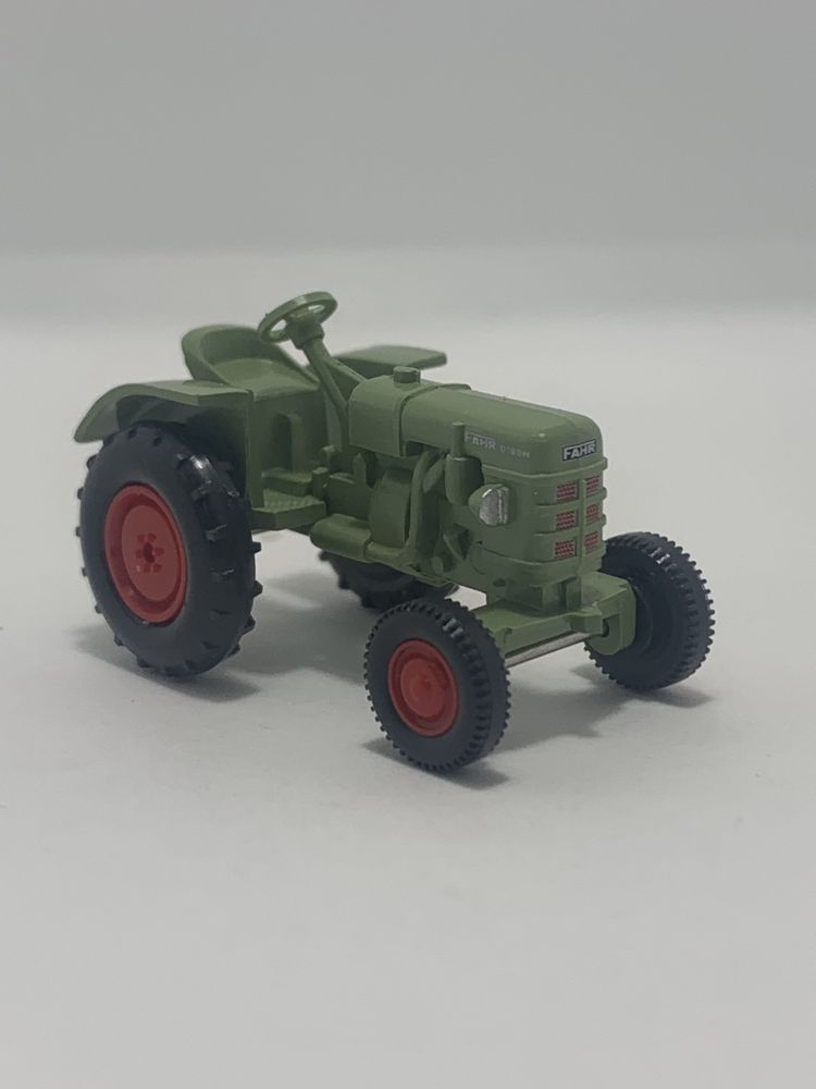 Tractor Fahr da Wiking escala 1/87