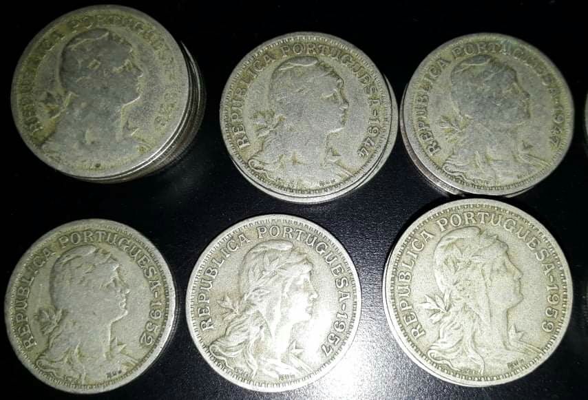 Moedas 50 cent. 1928, 29, 44, 45, 47, 52, 56, 57, 59, 62, 64, 5 6 7 8.