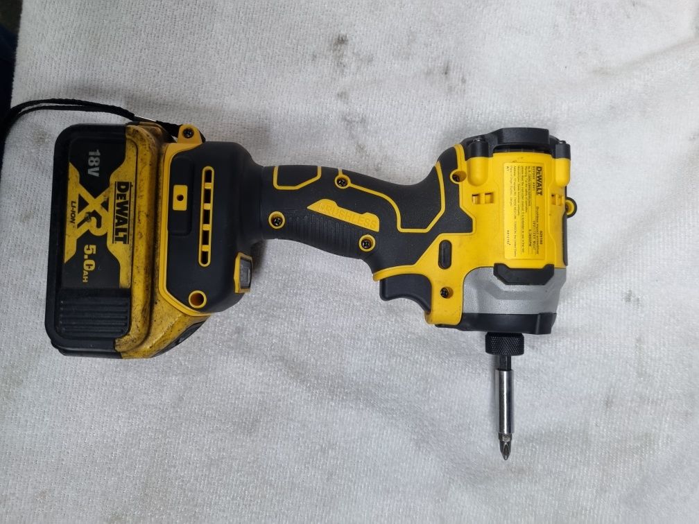 Impak DeWalt DC850 Zakrętarka udarowa