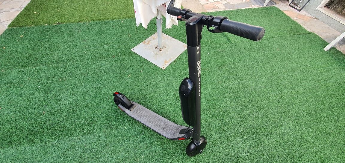 3 trotinetes segway ninebot es4
