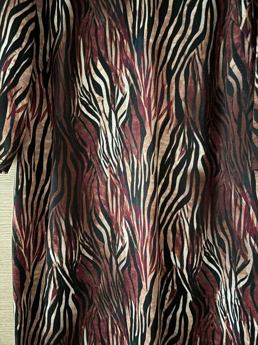 Elegancka sukienka do pracy rozm 50 bordowo beżowa