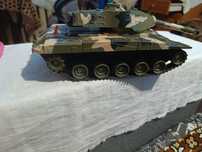 Игрушка Танк  на запчасти без пульта.