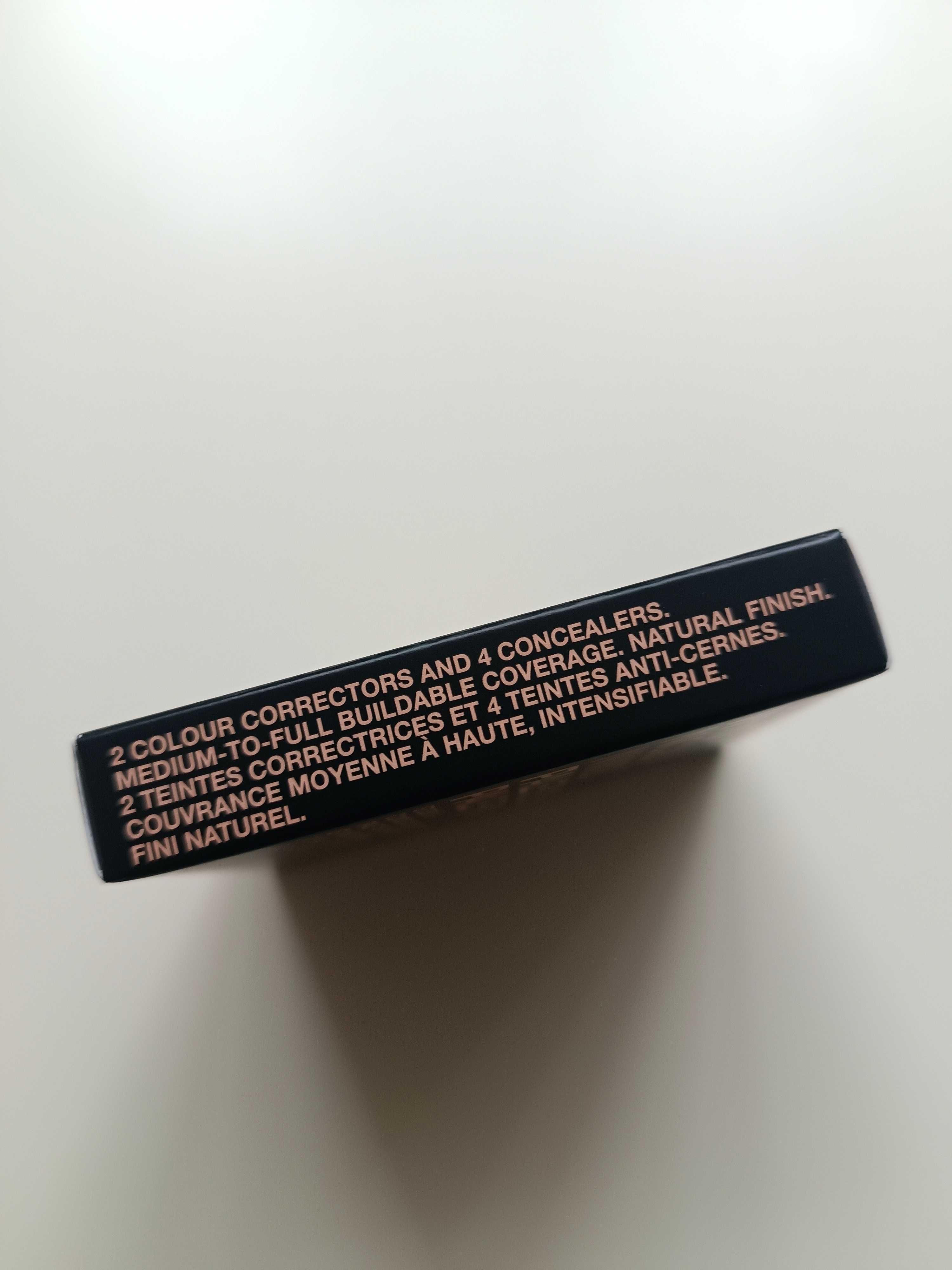 Mac Studio Fix Conceal and Correct Paleta kolor Light