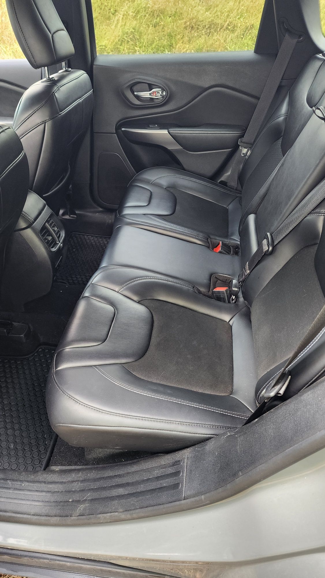 Jeep Cherokee 2019 latitude plus 3,2 4*4 gray