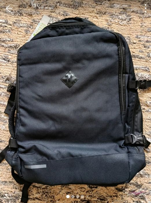 Mochila preta nova