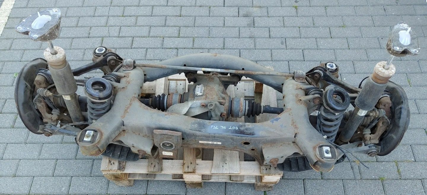 BMW 4 F32 2.0 BENZYNA BELKA OŚ TYLNA 6851656