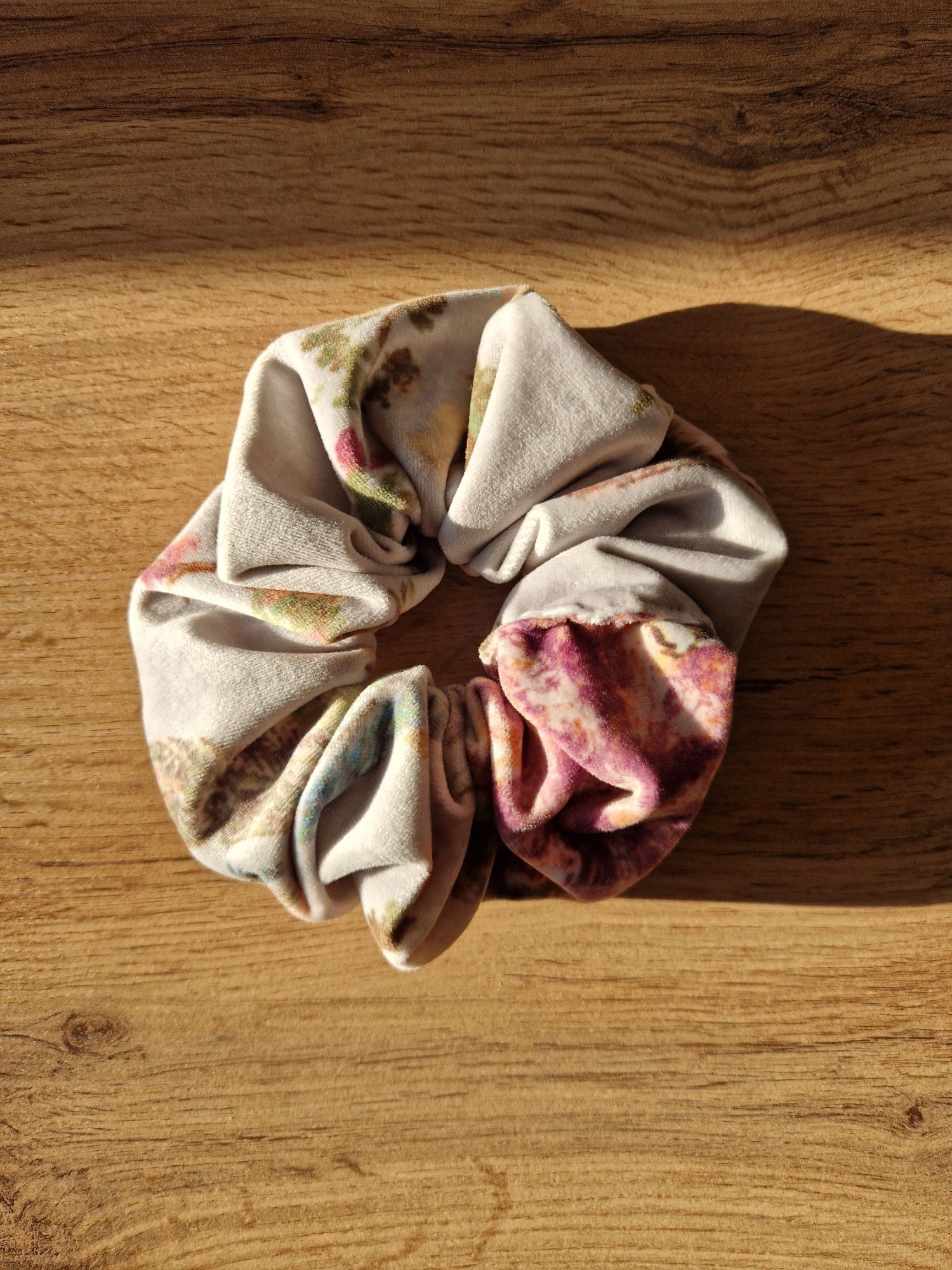 welurowa scrunchie do włosów handmade gumka do włosów prezent