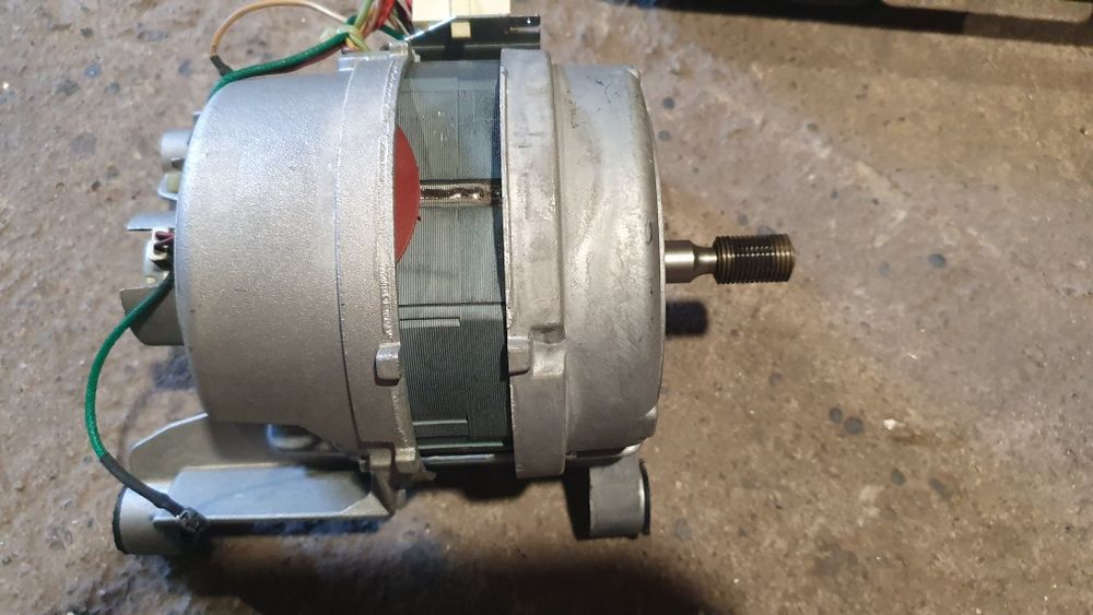 Двигун пральної машини indesit