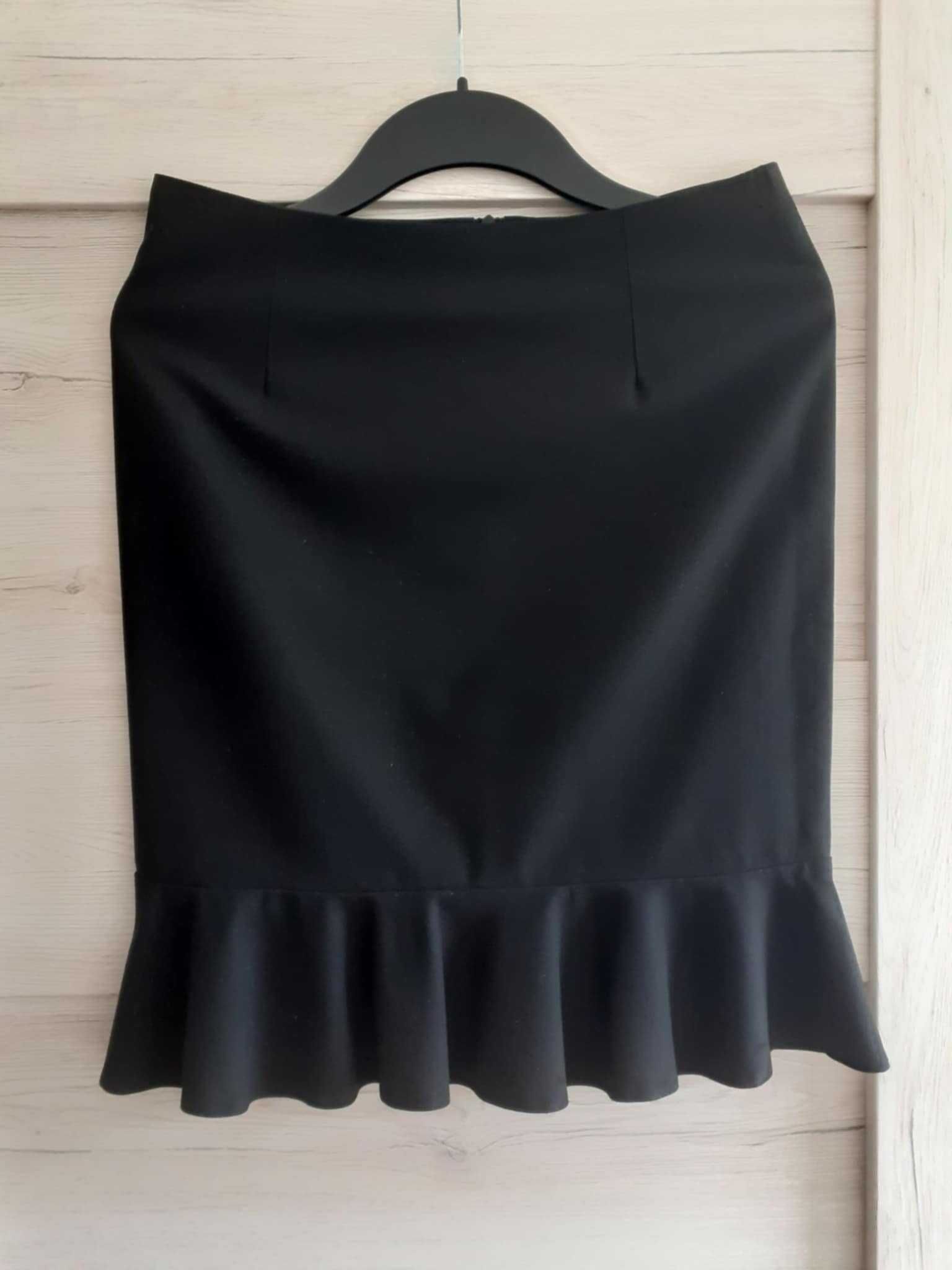 Czarna spódnica z falbaną. Elegancka i kobieca. Mohito - 36