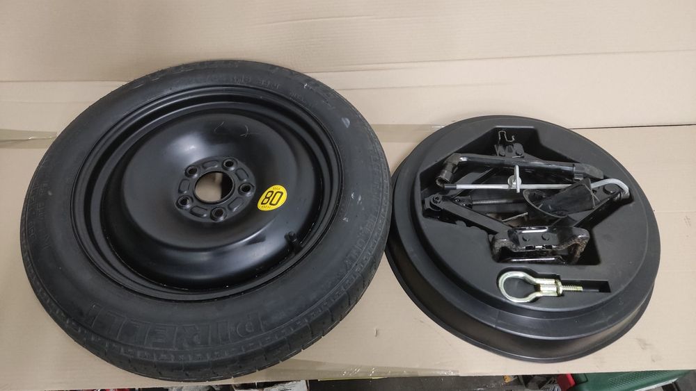 Ford Focus MK2 koło zapasowe lewarek klucz hak wypełnienie..