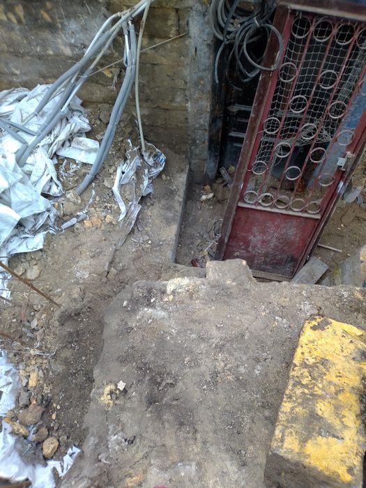 Каменьщики   Кладка газобетона . Кладка кирпича.  Бетонные работы