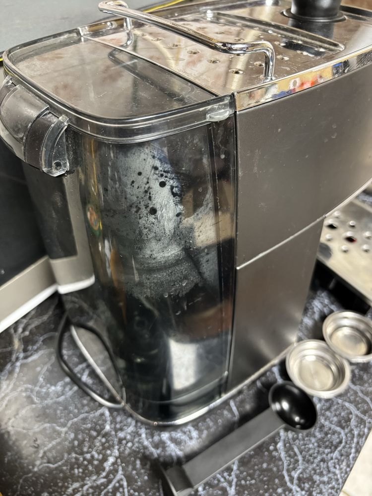 Кофеварка Delonghi  ECI341.BK