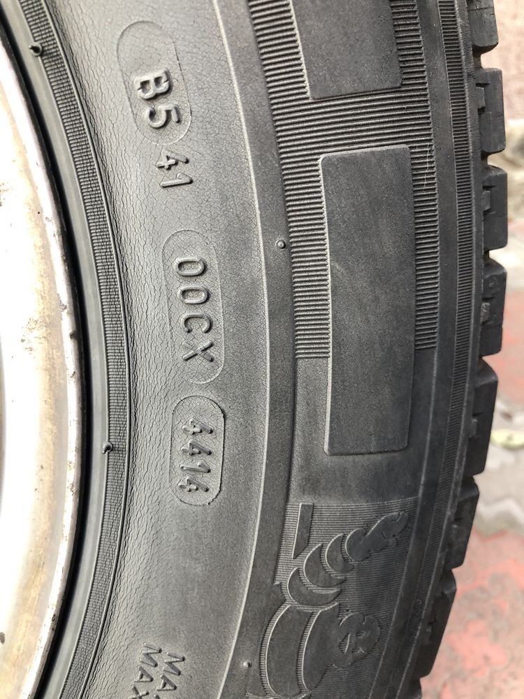 Пара шин michelin agilis 235/65 r16c