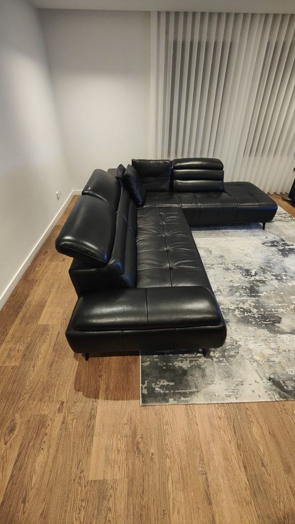 Sofá Chaise Longue em Pele
Filtros e Ordenação Pele