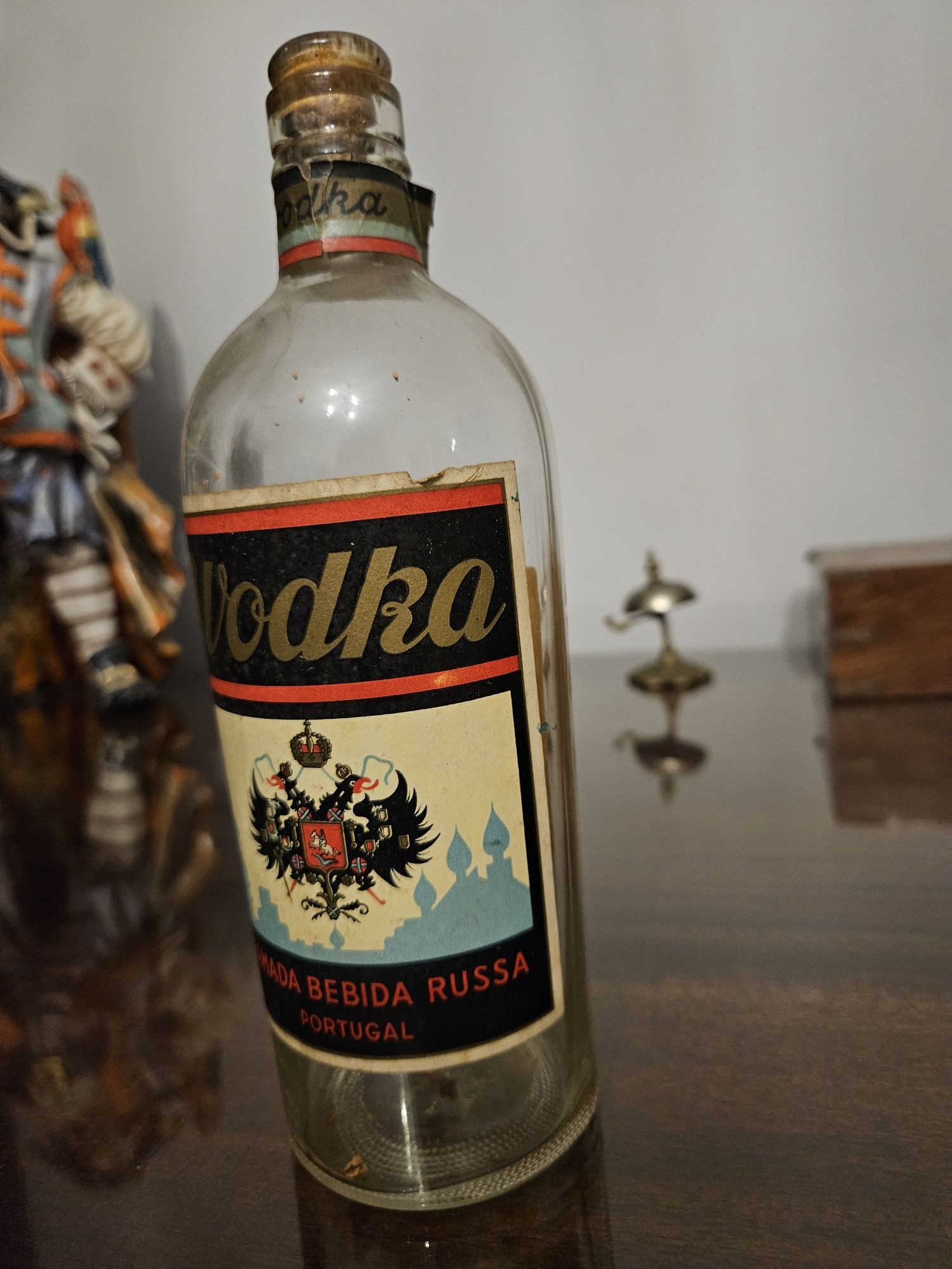 Garrafa de votka muito antiga