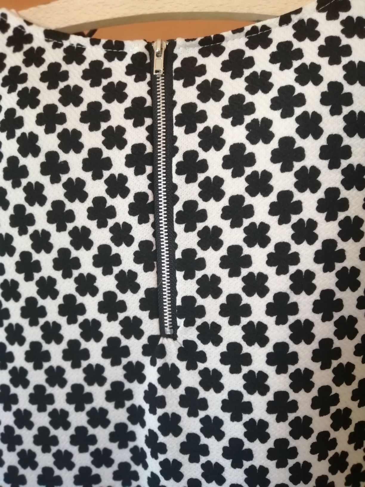Vestido e blusa preto e branco M
