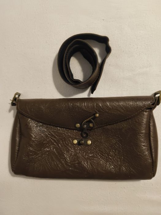 Vendo Mala tiracolo pele Boi. Cor marrom.