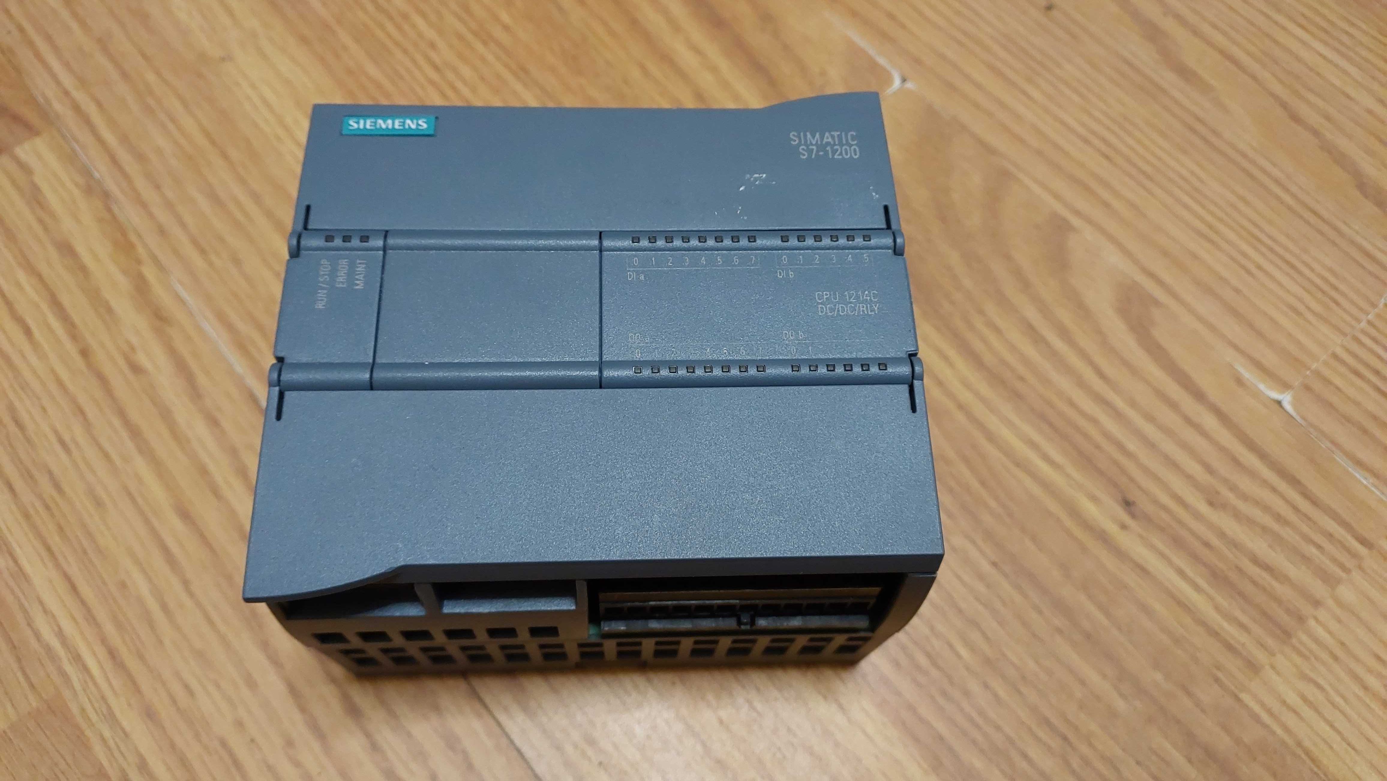 Siemens S7-1200 CPU 1214C DC/DC/RLY