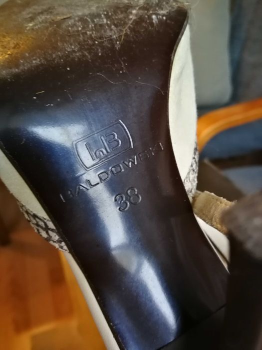 Szpilki Baldowski że skóry naturalnej