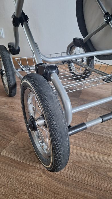 Класична коляска Roan Emma