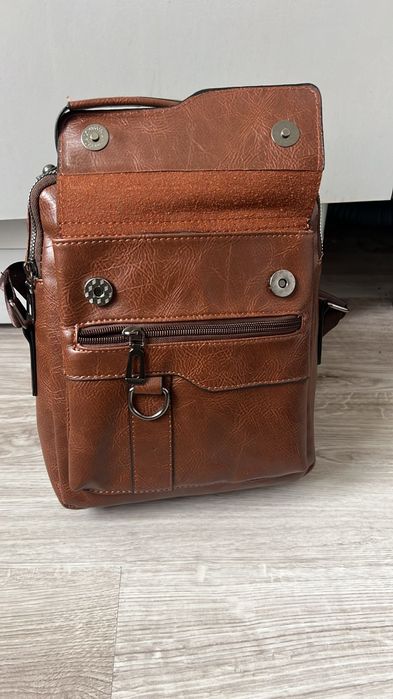 Brązowa torba męska na ramię wym.22*26*7 cm..