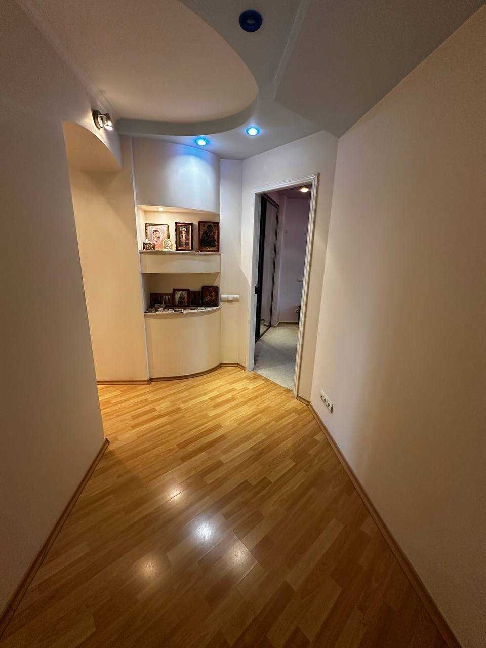 Продаж 3к квартири 93 кв. м на вул. Свободи RUBI 37888